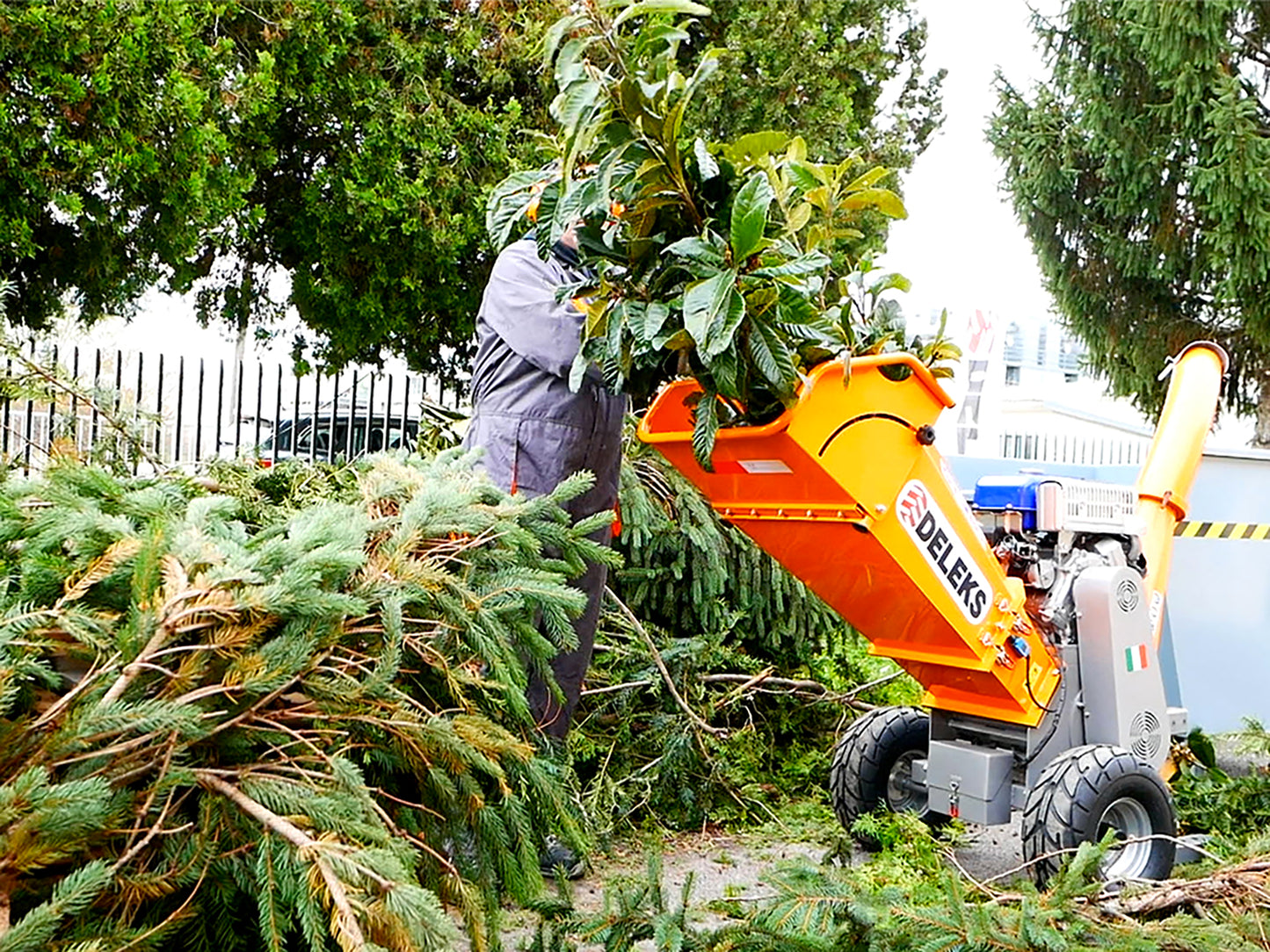 Deleks Chipper Shredders, Petrol-driven