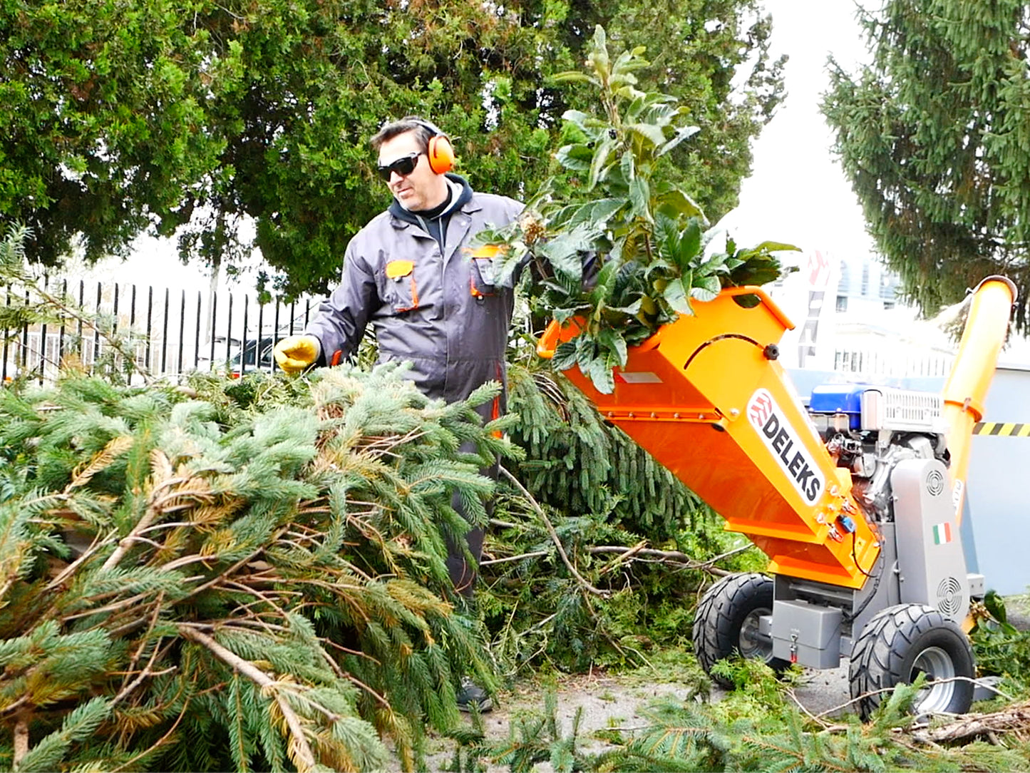 Deleks Chipper Shredders, Petrol-driven