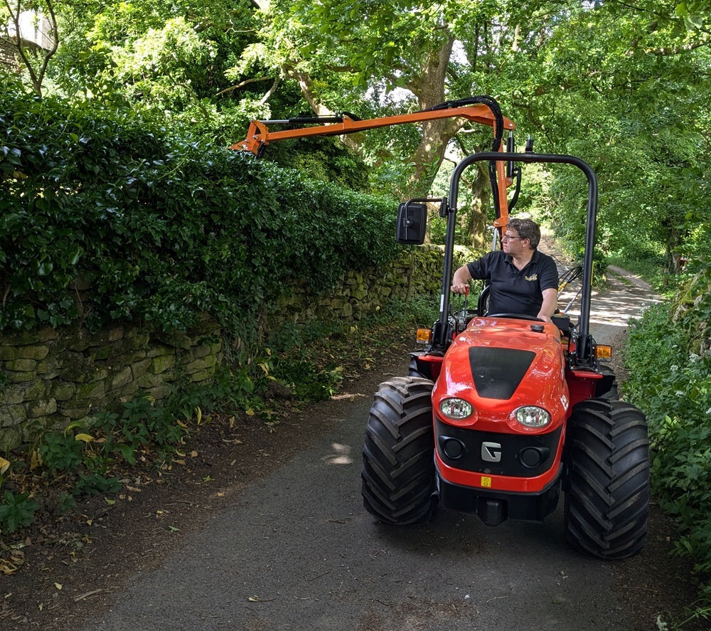 Deleks FALCO Hydraulic Hedgecutters with Wireless Control