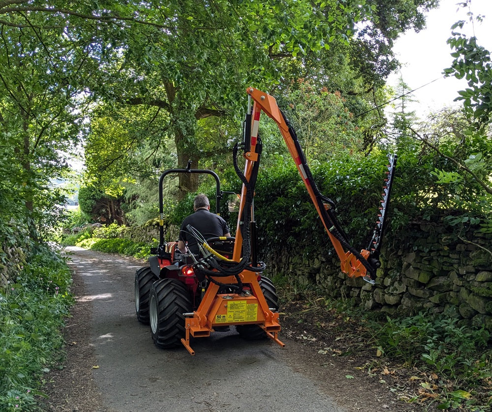 Deleks FALCO Hydraulic Hedgecutters with Wireless Control