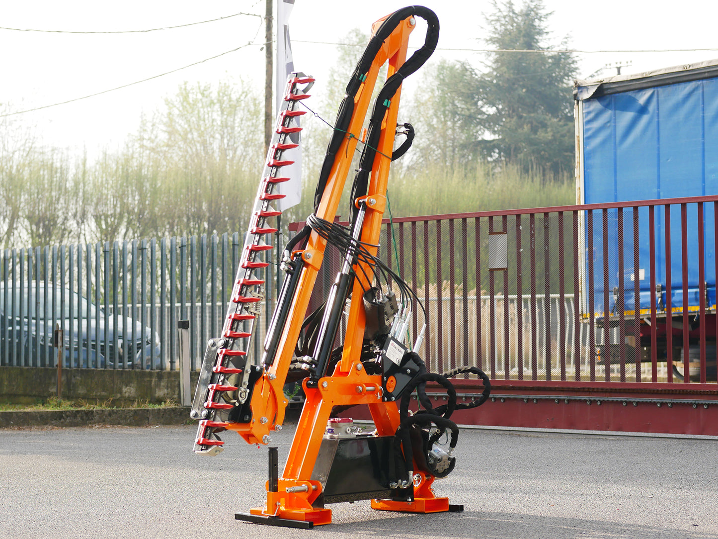 Deleks FALCO Hydraulic Hedgecutters