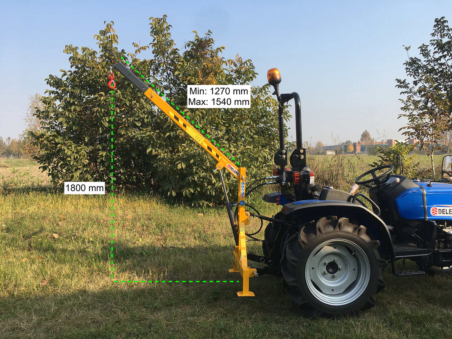 Deleks Hydraulic Cranes for Small and Compact Tractors